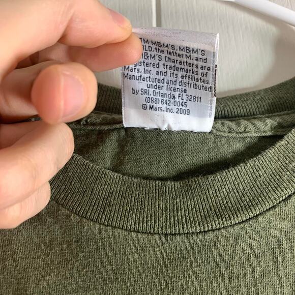 vintage 2009 M&M’S CHOCOLATE CANDY NEW YORK CITY Statue Of Liberty tee shirt M - Picture 5 of 6